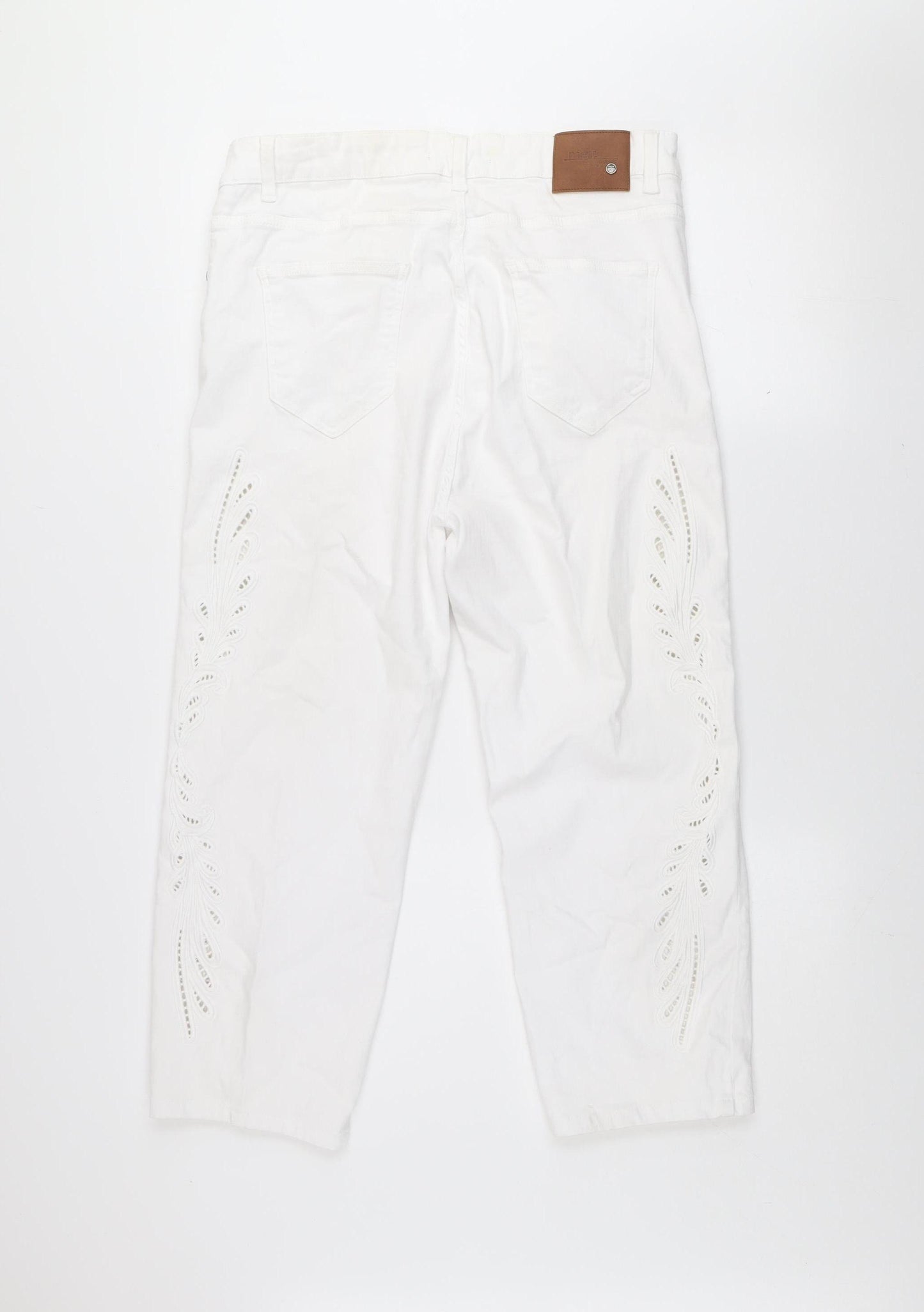 mat. Women's White Embroidered Straight Jeans Size L