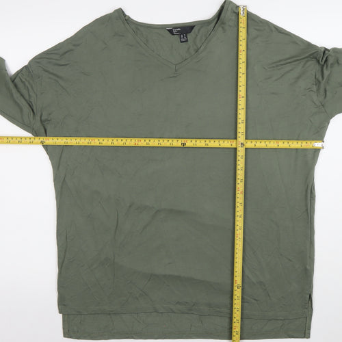 Friends Like These Women's Green Size 10 Relaxed V-Neck Jersey Top