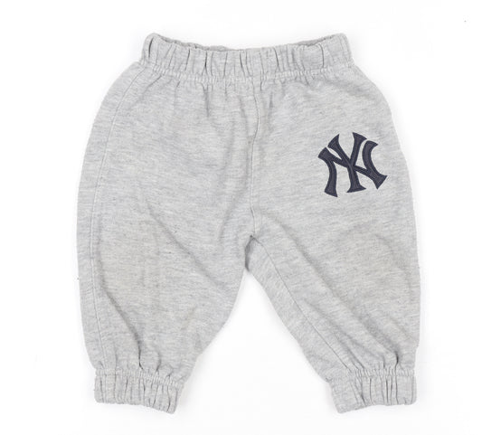 Front view of Majestic Athletic unisex baby grey 6-9m sweatpants fleece ny yankees