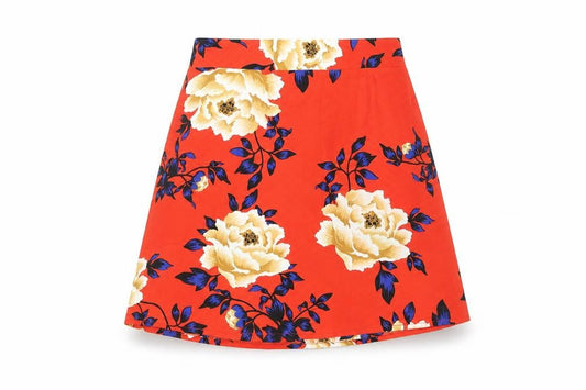 Front view of Boohoo Women’s Red Floral A-Line Short Skirt, size UK 8, Polyester