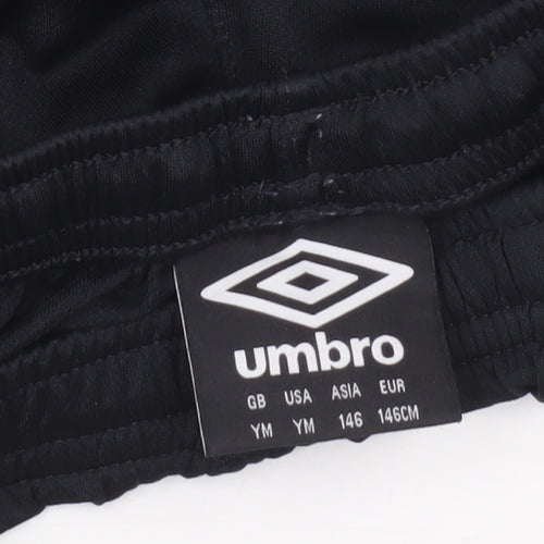 Umbro Boys Black Ireland Athletic Football Shorts Size 146cm