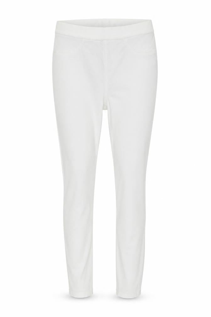 Front view of Dunnes Women's White Jegging Jeans, size 8 Slim, Fit