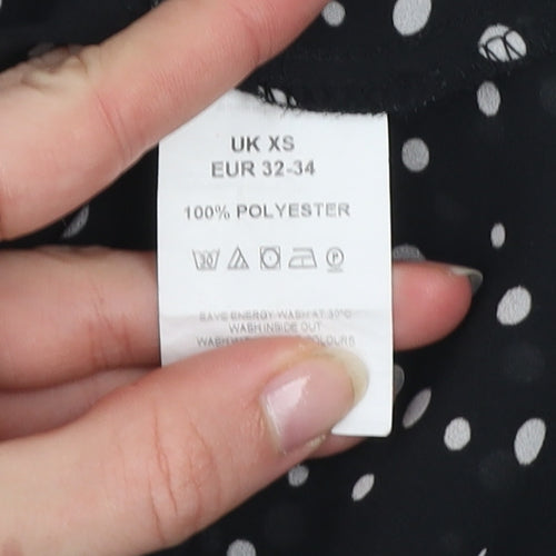 Blue Chameleon Women's Black Polka Dot Short Sleeve Blouse XS