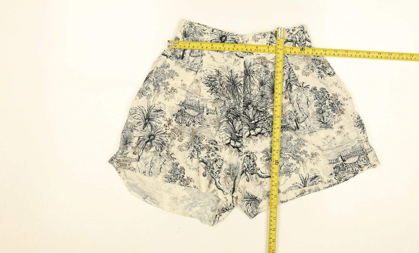 C&A Women Beige Animal Print High Rise Paperbag Shorts Size 8 Viscose