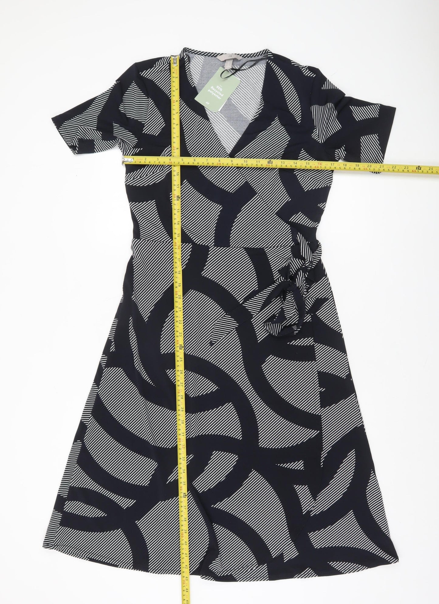 H&M Women’s Black Geometric Wrap Dress Size 12 Short Sleeve V-Neck