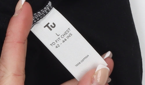 Tu Men’s Black Christmas Art Graphic T-Shirt Size L 100% Cotton