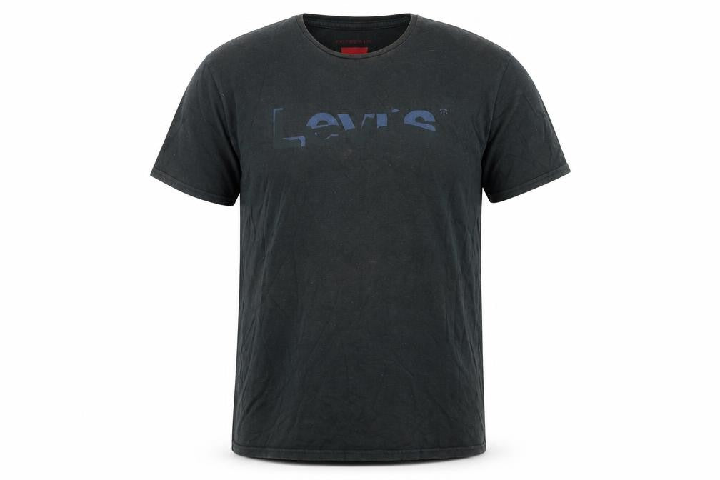 Front view of Levi's Men's Black Logo Graphic Cotton T-Shirt, size L