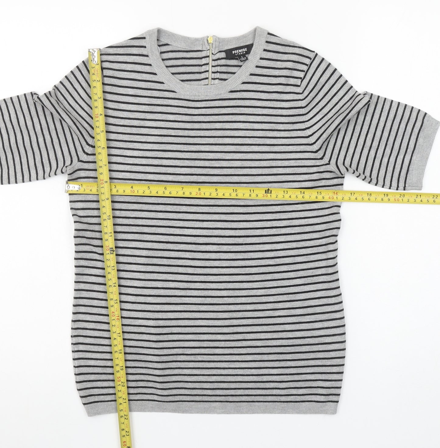 Premise Studio Women’s Grey Striped Short Sleeve Knit Pullover Jumper Size S
