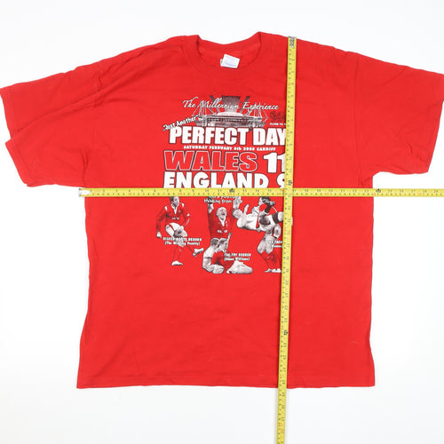 Gildan Men's Red XL Wales Rugby Sports Graphic T-Shirt Vintage