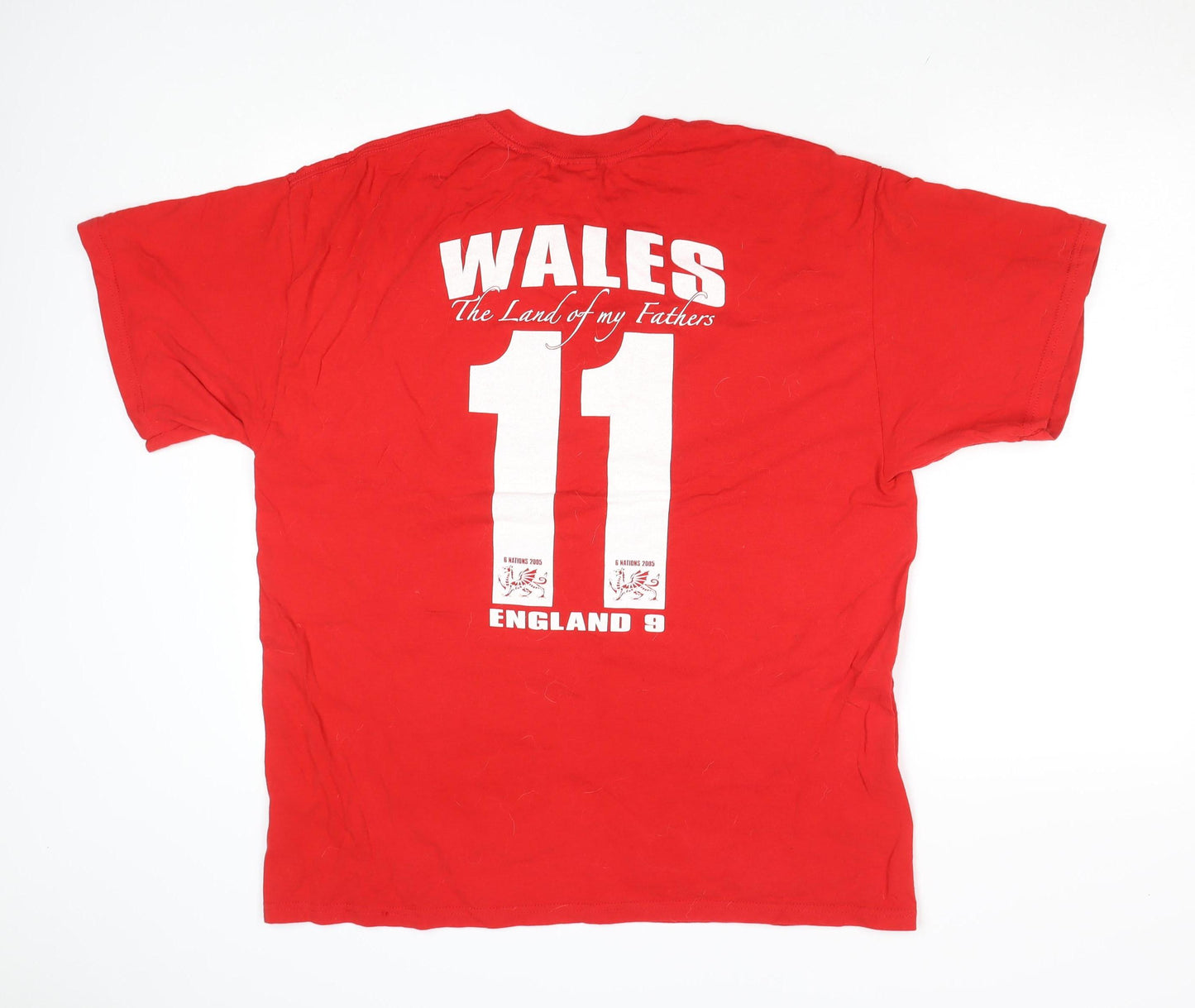 Gildan Men's Red XL Wales Rugby Sports Graphic T-Shirt Vintage
