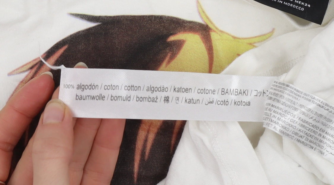 Bershka Men’s White Chainsaw Man Anime Graphic T-Shirt XS