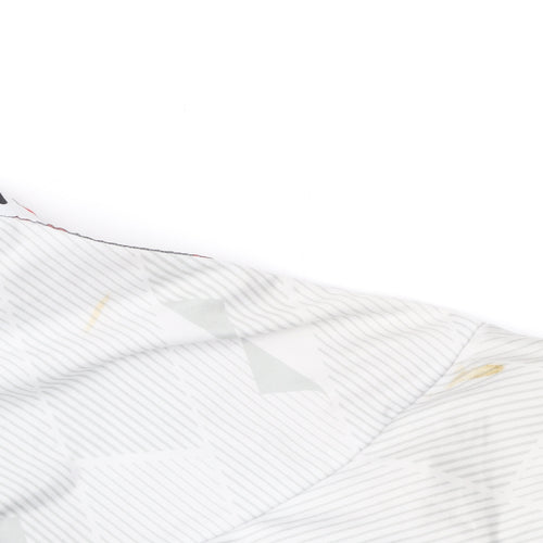 Umbro Men's White Football Jersey T-Shirt Small