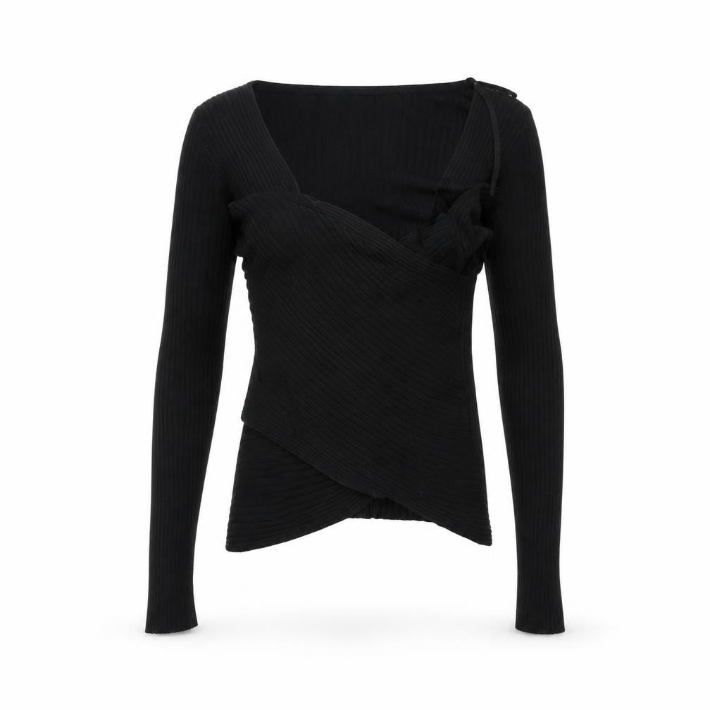 Front view of H&M Divided women’s black xs rib knit slim fit jumper