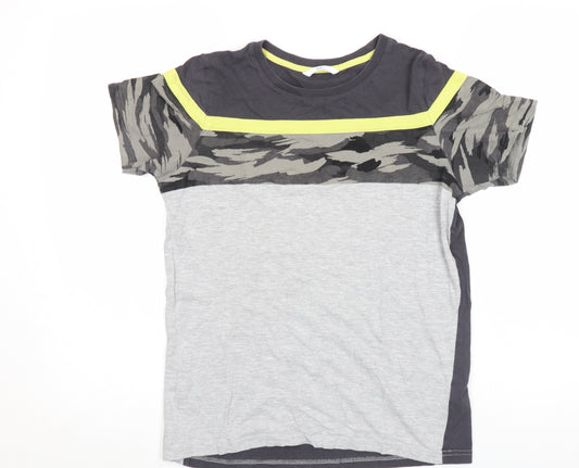 Marks and Spencer Boys Grey Camouflage Short Sleeve Cotton T-Shirt 2-3 Years