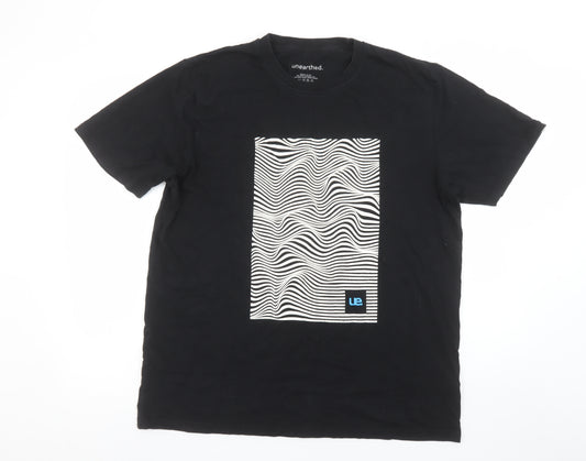 Unearthed Men’s Black Graphic Art Print Crew Neck T-Shirt L
