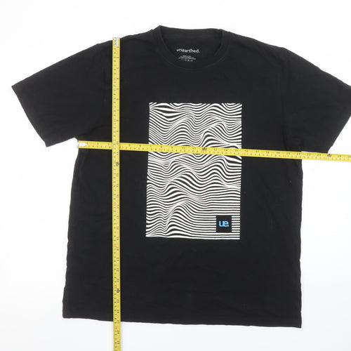 Unearthed Men’s Black Graphic Art Print Crew Neck T-Shirt L
