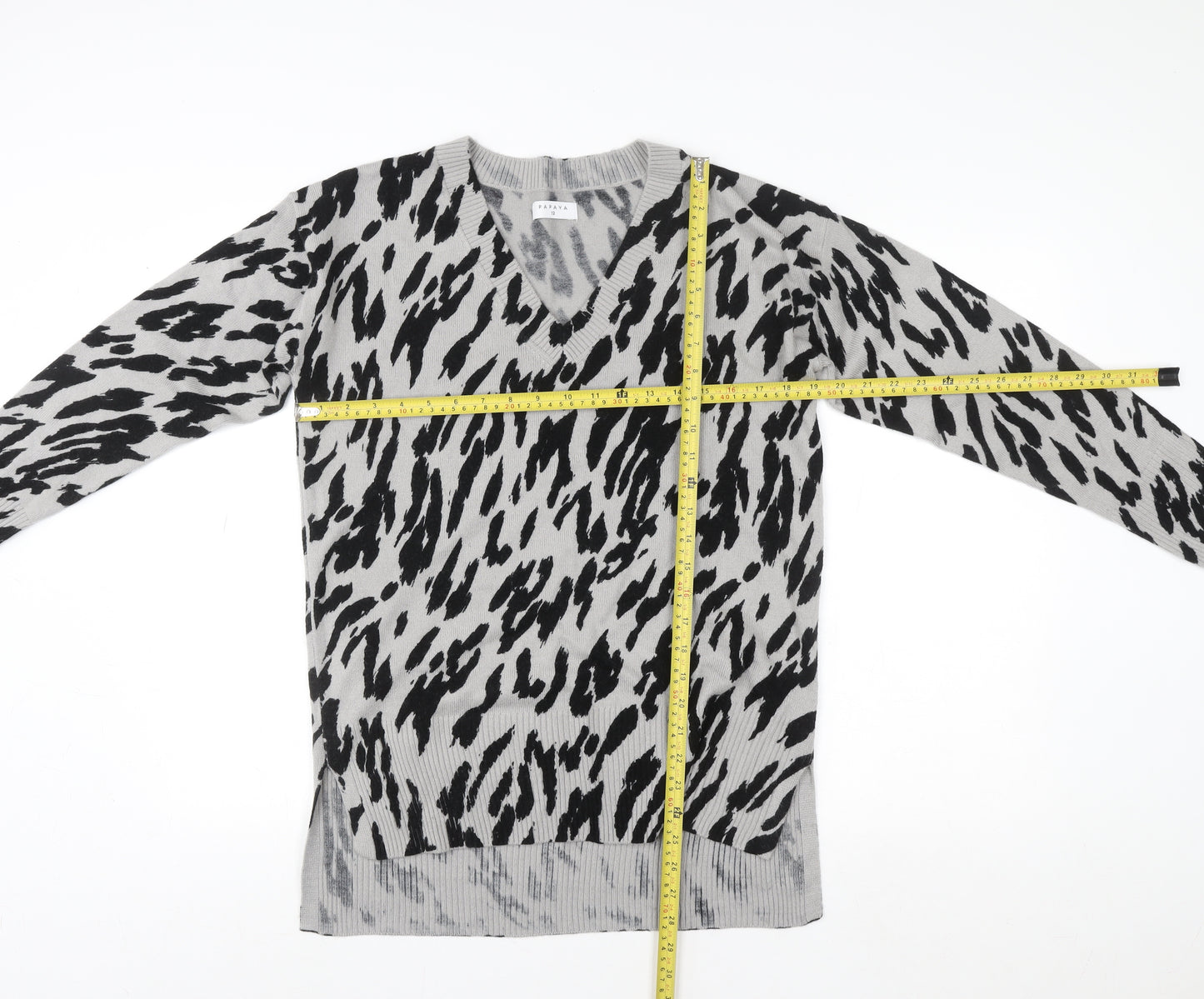 Papaya Women’s Grey Animal Print Long Sleeve V-Neck Tunic Sweatshirt Size 12