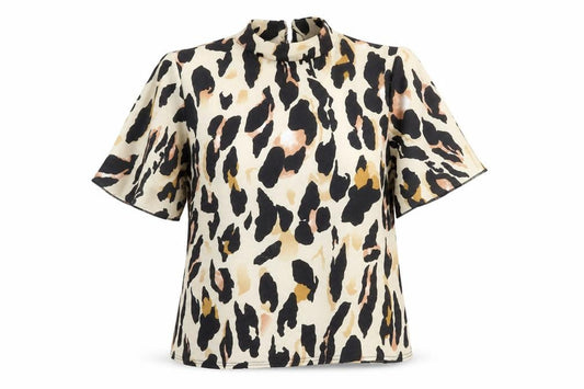 Front view of Boohoo Women’s Multicoloured Animal Print Short Sleeve Blouse, size UK 14
