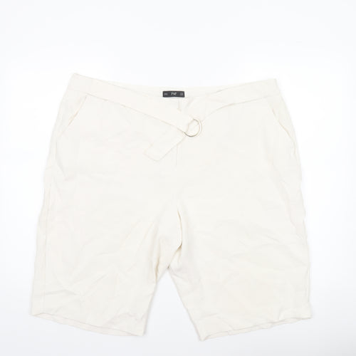 F&F Women’s Ivory Bermuda Shorts Size 20 Cotton Blend Belted Casual