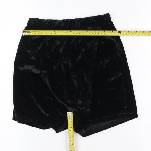 Boohoo Women’s Black Velvet High Rise Hot Pants Shorts Size 6