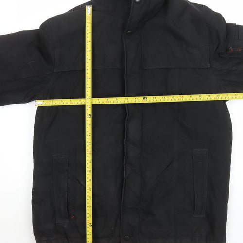 Cedarwood State Men's Black Small Puffer Jacket with Pockets and Hooded Design