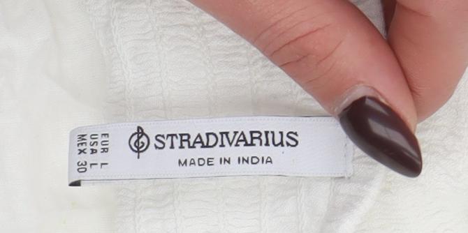 Stradivarius Women’s White Camisole Tank Top Size L Ruffle Strap Stretch