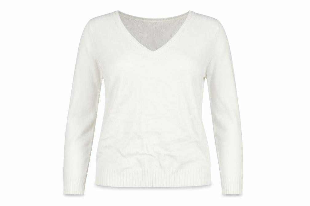 Front view of VILA women’s ivory v-neck knit jumper size 2xs