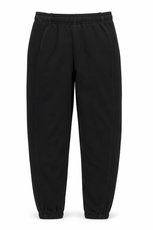 Front view of Nike girls’ black small jogger sweatpants with drawstring waist