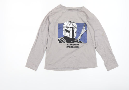 Front view of Primark boys’ beige star wars mandalorian long sleeve t-shirt 8-9 years