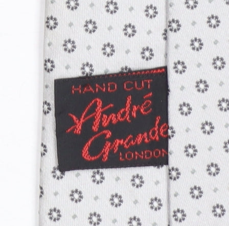 André Grande Men’s Silver Geometric Silk Tie Hand Cut Pointed Style