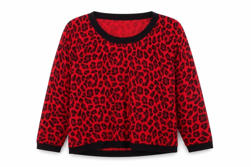 Front view of Precis Women Red Leopard Print Pullover Sweater Medium Viscose Blend