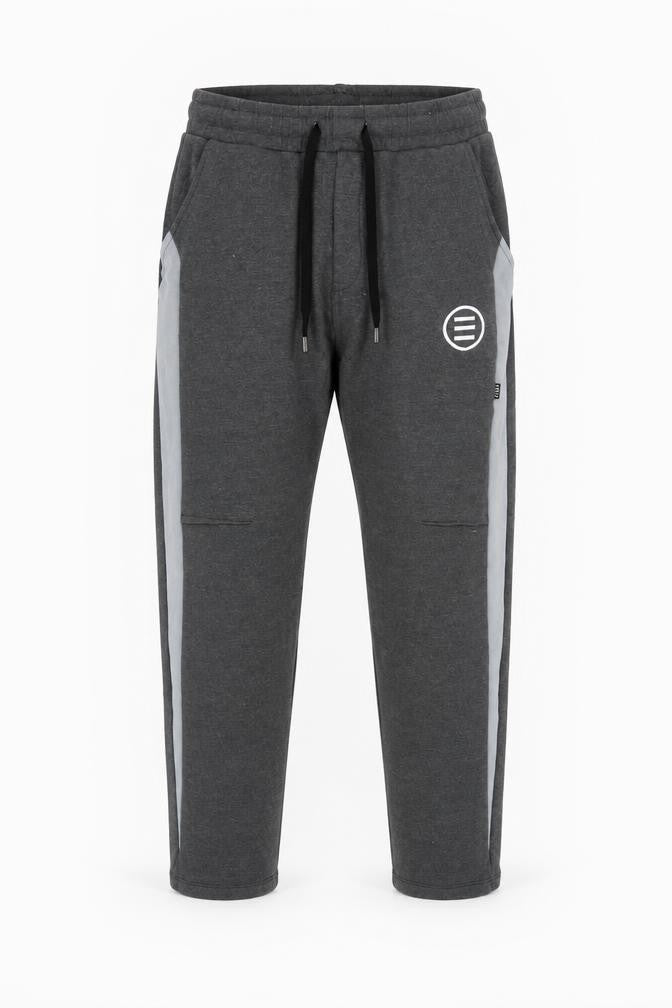 Front view of Title women’s grey jogger sweatpants l elastic waist pockets drawstring