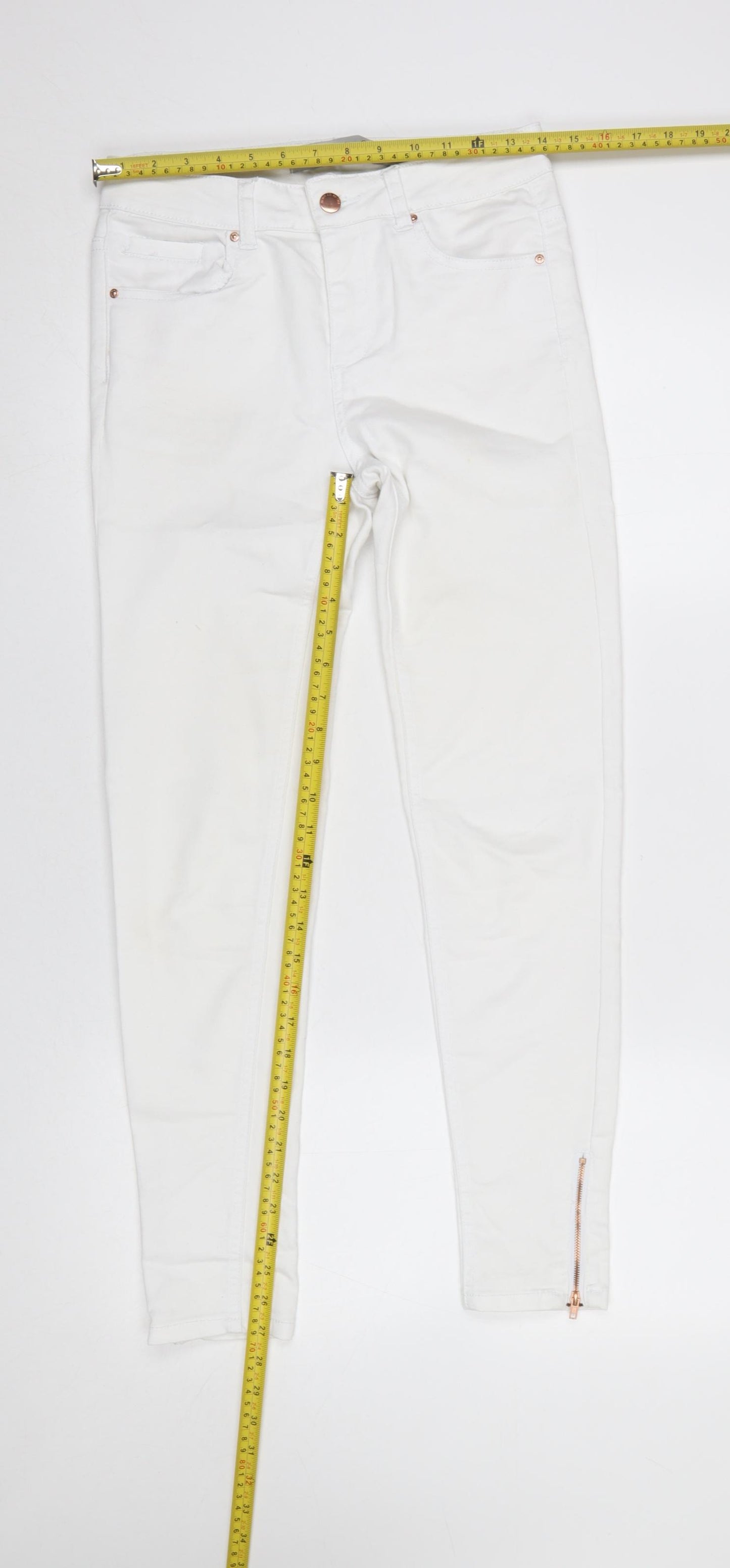 Denim Co. Women's White Size 10 Skinny Jeans with Ankle Zip