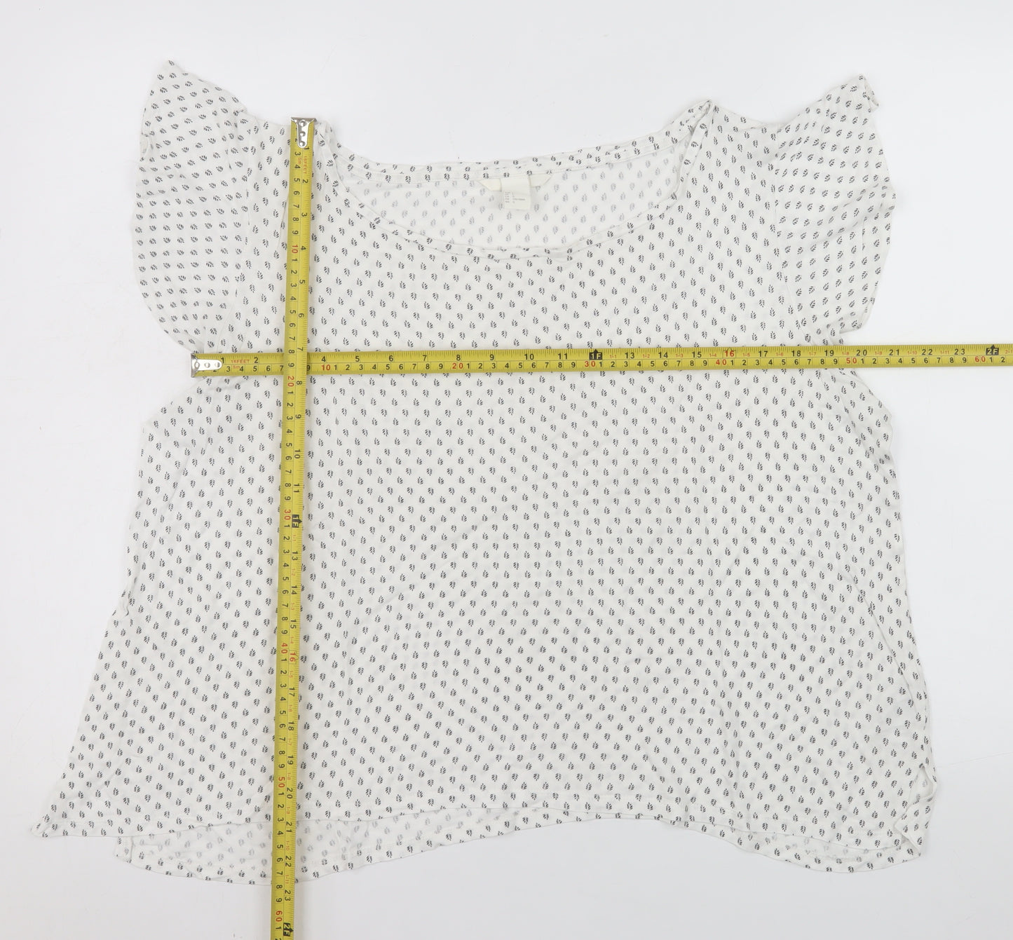 H&M Women's White Geometric Viscose Flutter Sleeve Blouse Size 14