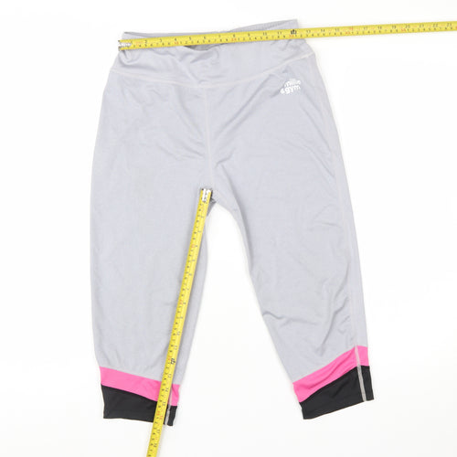 Millie & Gym Women Grey Capri Leggings S Moisture Wicking Activewear