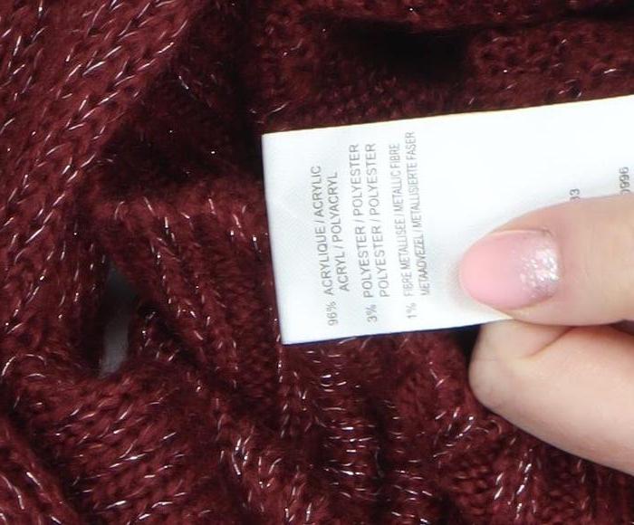 Damart Women’s Red Hooded Full Zip Cable-Knit Jumper Size 10