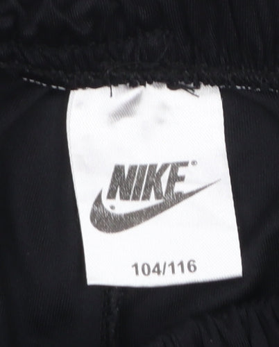 Nike Boys Black Football Athletic Shorts 4-5 Years Lightweight Activewear