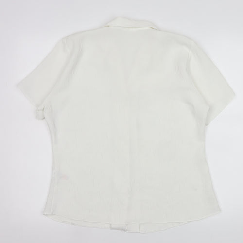 St. Bernard Women’s White Collared Short Sleeve Blouse Size 16