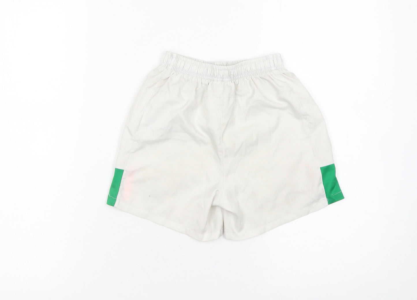 Umbro Boys White Ireland Football Shorts 6-7 Years Athletic Activewear