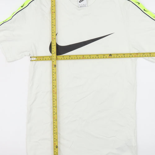 Nike Men's White XS Graphic Swoosh Short Sleeve Cotton T-Shirt