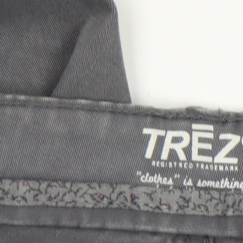 TREZ Denim Men's Grey Straight Fit Jeans Size 30 Regular