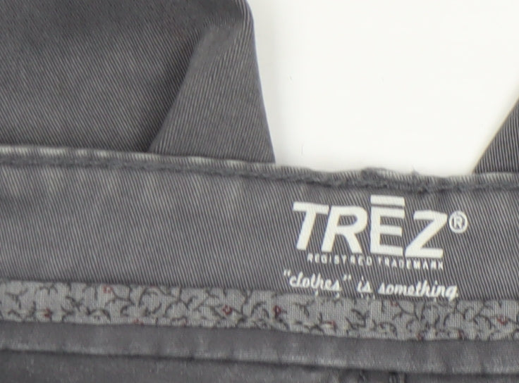 TREZ Denim Men's Grey Straight Fit Jeans Size 30 Regular