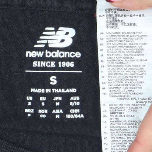 New Balance Men Black S Short Sleeve Crew Neck Graphic T-Shirt
