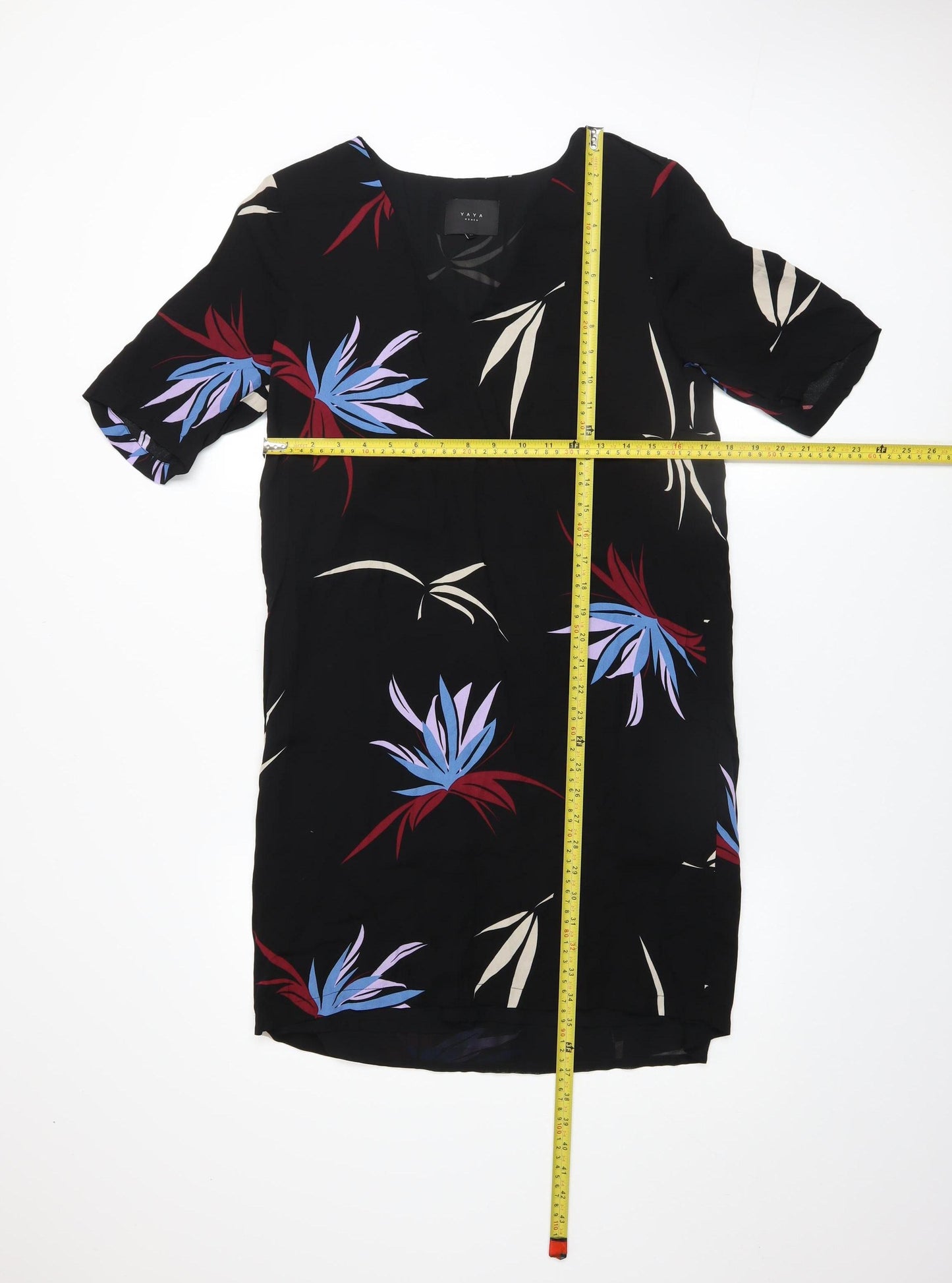YAYA Women Black Floral Shift Dress Size 10 Knee Length Viscose