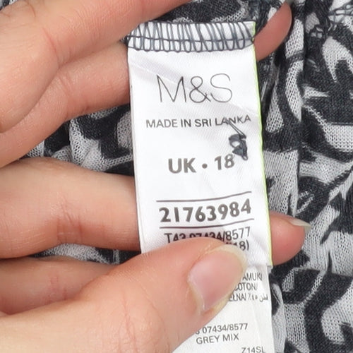 Marks and Spencer Women’s Grey Patterned Short Sleeve Blouse Size 18