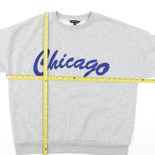 Peacocks Men's Grey Chicago Graphic Sweatshirt Small