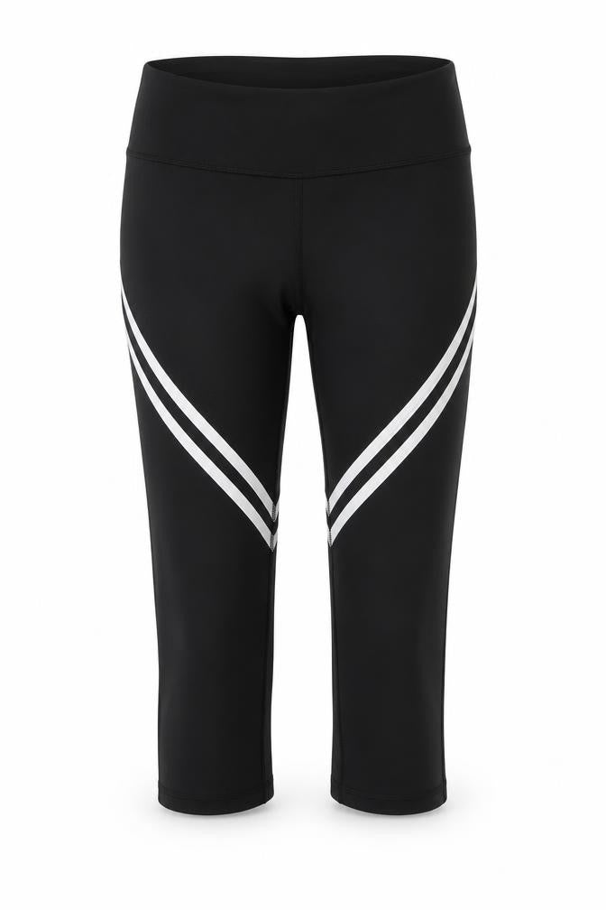Front view of GapFit Blackout Technology Women's Black Capri Leggings S