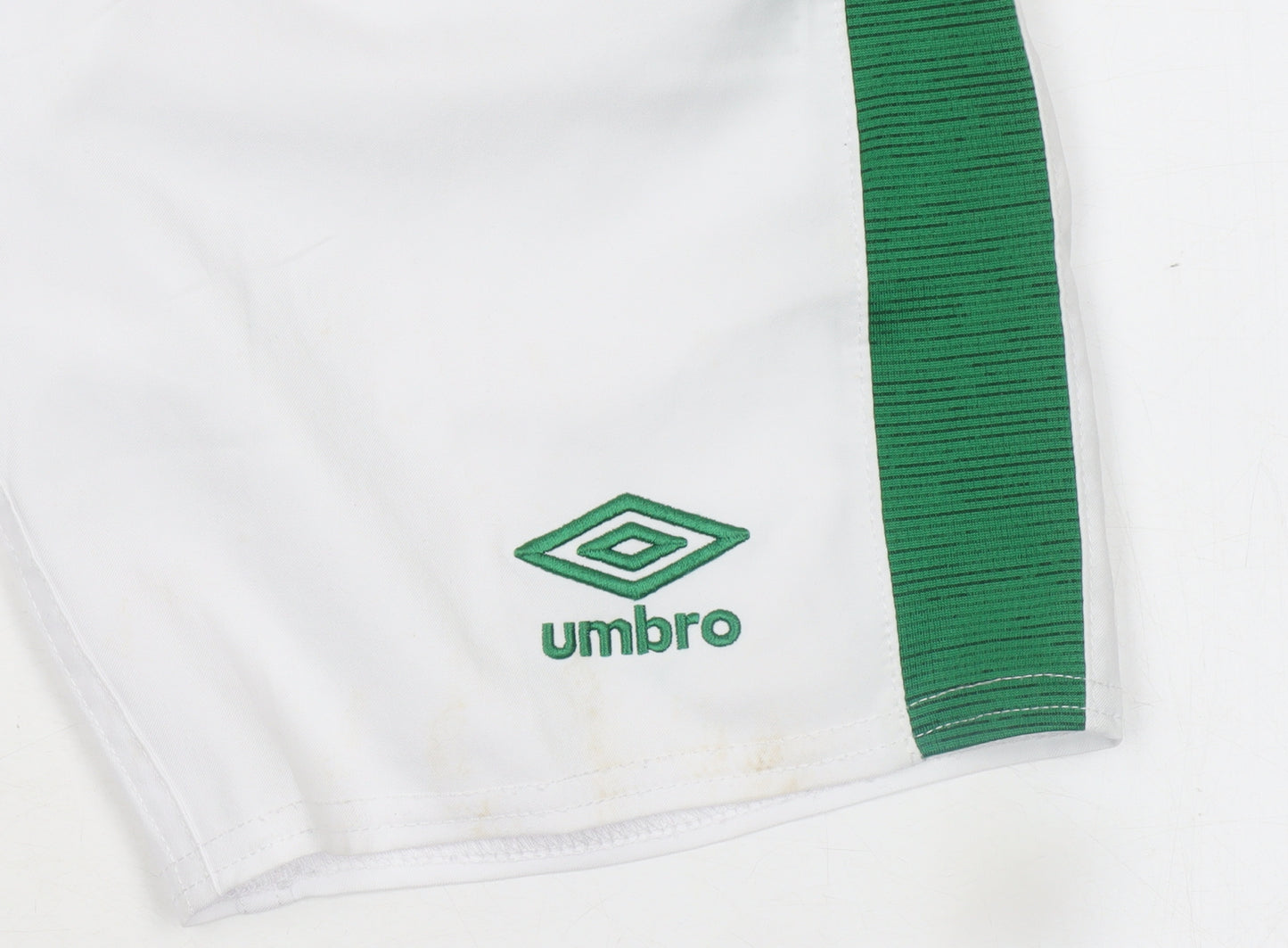Umbro Boys White Green Ireland Football Shorts Size 134cm Polyester