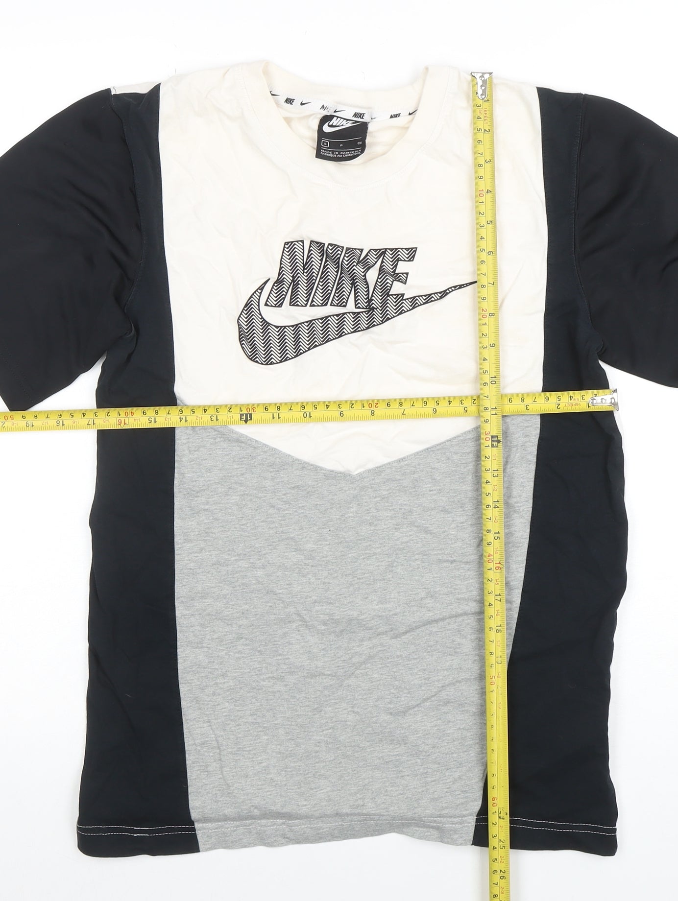 Nike Men's Multicoloured Small Colourblock Logo Crew Neck T-Shirt