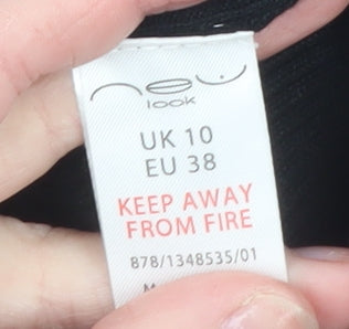 New Look Women’s Black Polka Dot Cropped Knit Button-Up Top Size 10